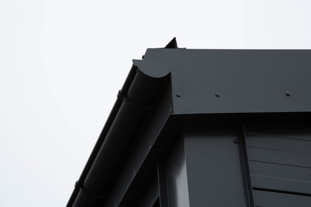 Áfella á þakrennu